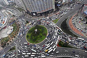 Hai cường quốc Trung - Mỹ vẫn không ngừng cạnh tranh nhau trên trường quốc tế