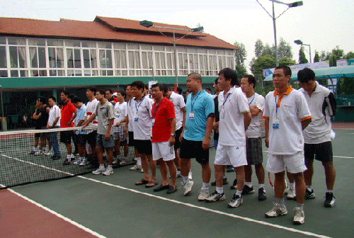 71 vận động viên Doanh nghiệp tham gia vòng loại giải Tennis Doanh nghiệp.